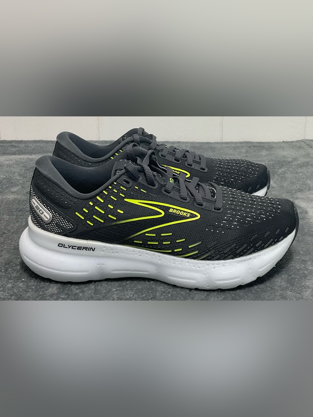 Brooks Women’s Glycerin Running Shoes - Black/Yellow-Green size 6